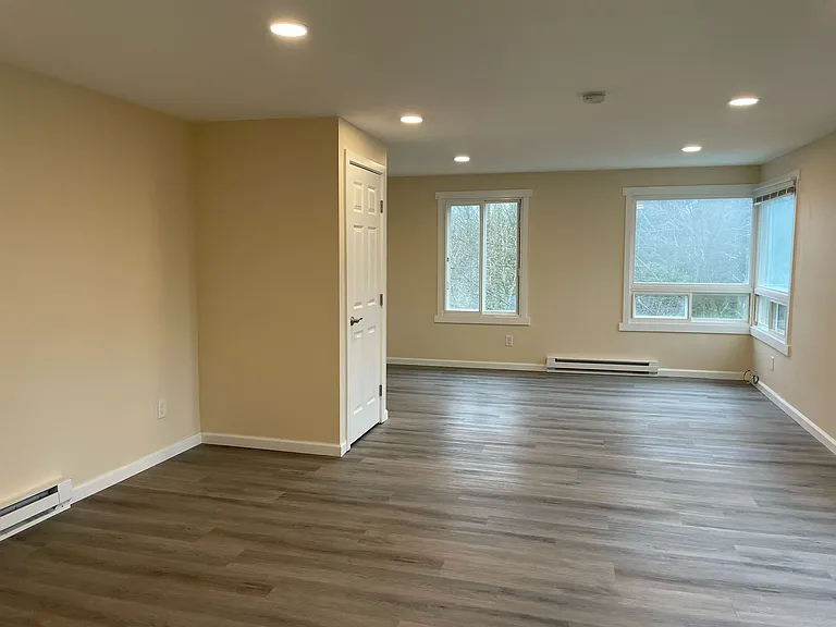 20704 Des Moines Memorial Dr S — Photo 6