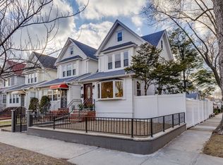 93-19 71st Ave, Forest Hills, NY 11375