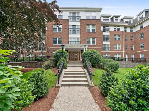 300 Allston St APT 506, Brighton, MA 02135