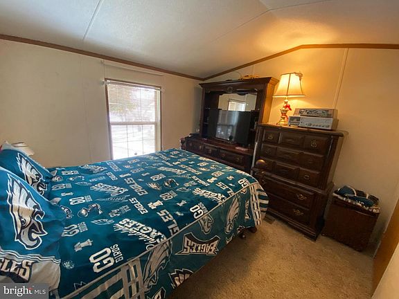 4th image of 57 Ridgedale Ave