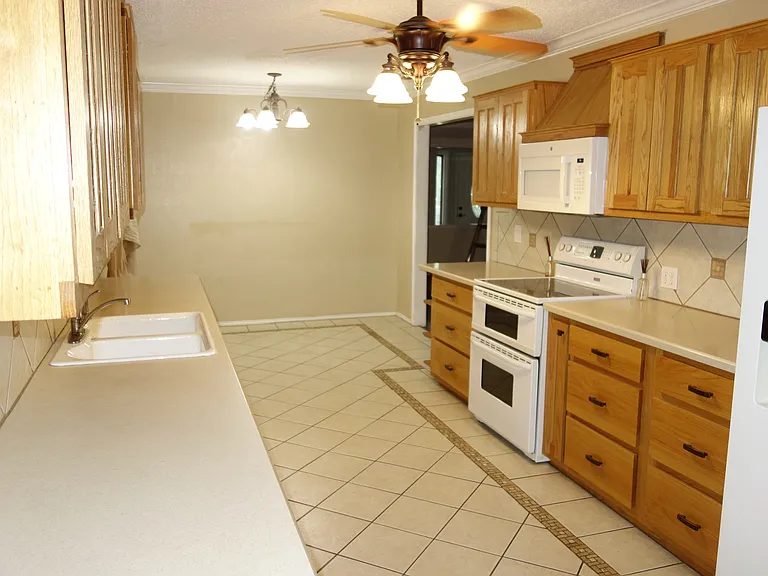2725 Luzon Rd — Photo 15