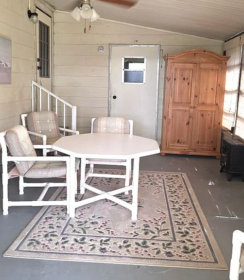 259 S Dolphin Cir — Photo 2