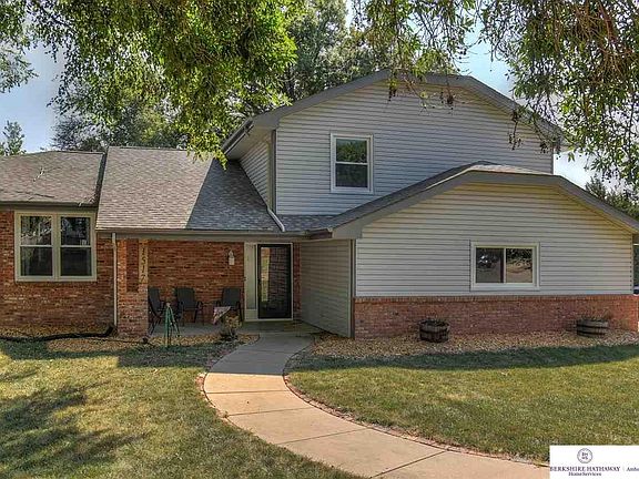 3rd image of 1517 Beechwood Ave
