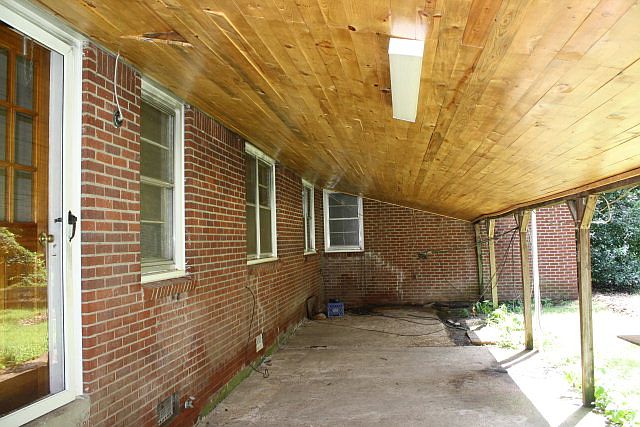 2nd image of 237 Pollard St