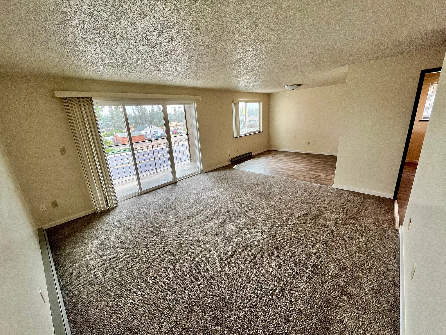 2 bed, 850 sqft, $1,075 — Photo 2