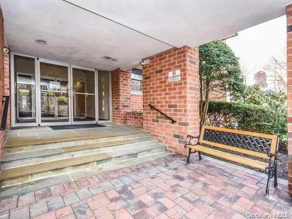 34 Pearsall Avenue #4H, Glen Cove, NY 11542