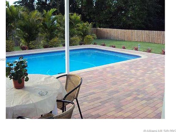 4th image of 6181 SW 51st Ct