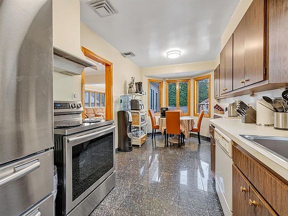 5th image of 8208 213th St
