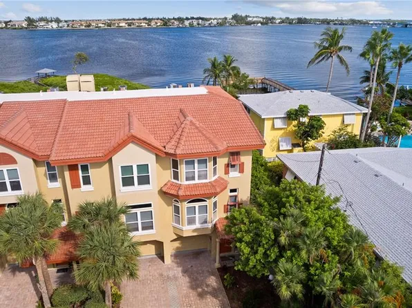 301 17th St N, Bradenton Beach, FL 34217