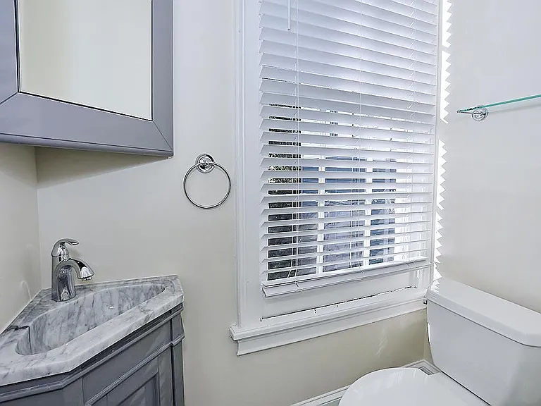 415 E Gordon St — Photo 21
