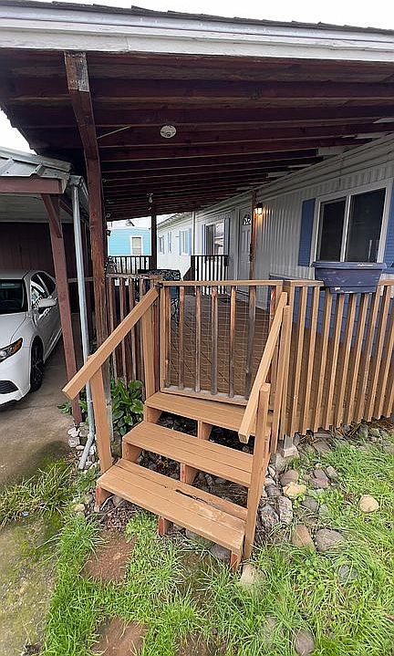 1st image of 218 Apricot Ln