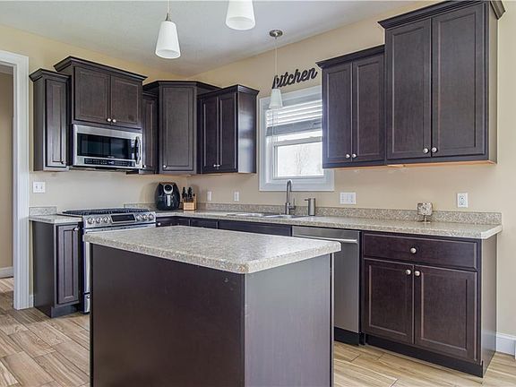 5th image of 10345 Carrousel Woods Dr
