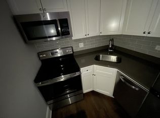 817 W Lakeside Pl #607, Chicago, IL 60640