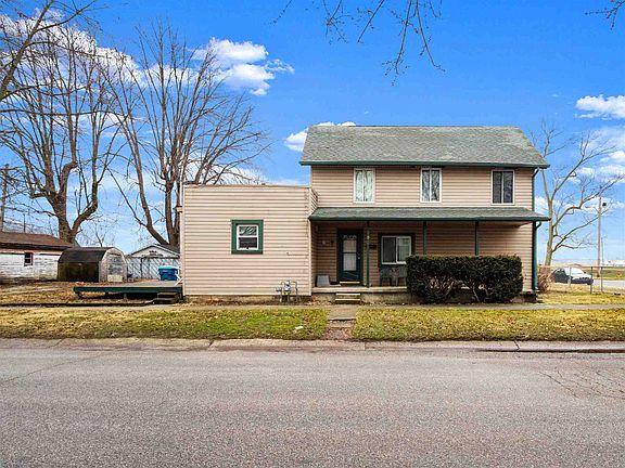 2nd image of 902 Woodlawn Ave