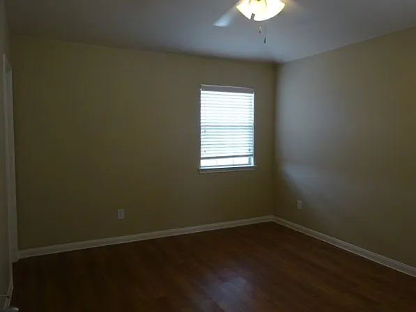 3 bed, 2.5 bath, 1331 sqft, $1,775 — Photo 3