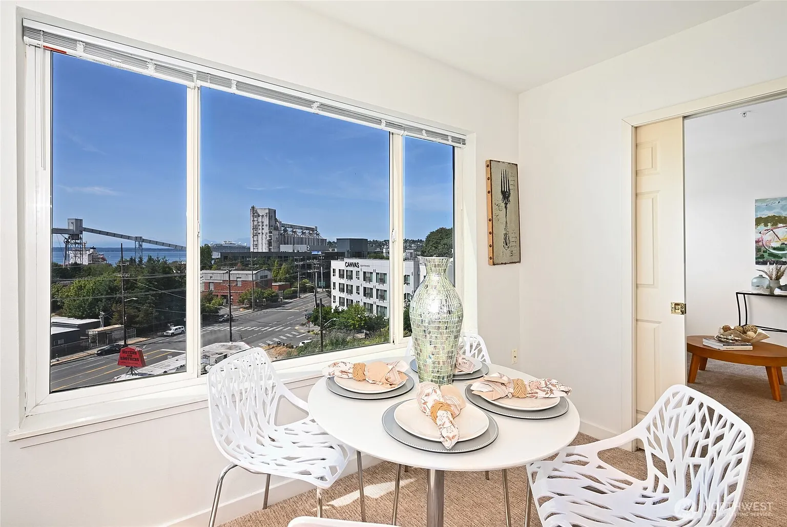 524 6th Avenue W #404 photo 1