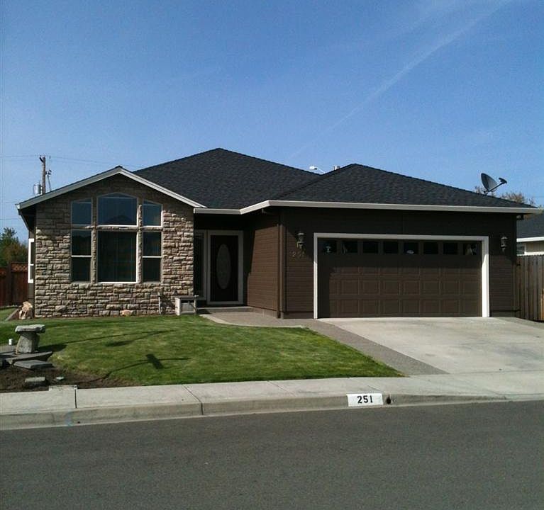 1st image of 251 Applewood Dr