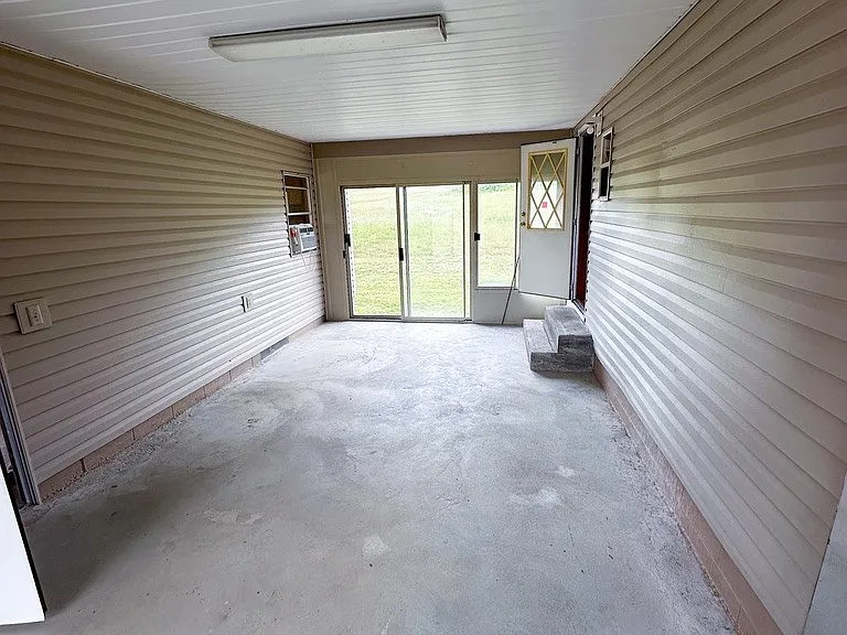 141-141 Edwards Rd — Photo 10