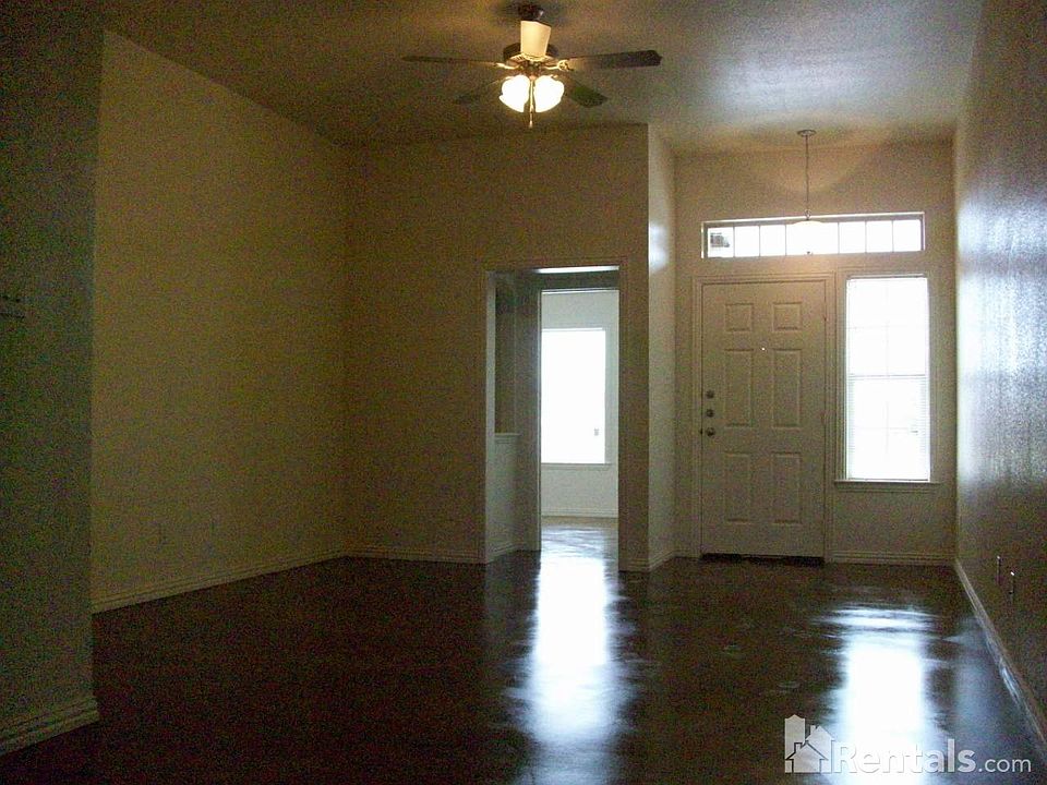 2nd image of 412 E Zenith Ave