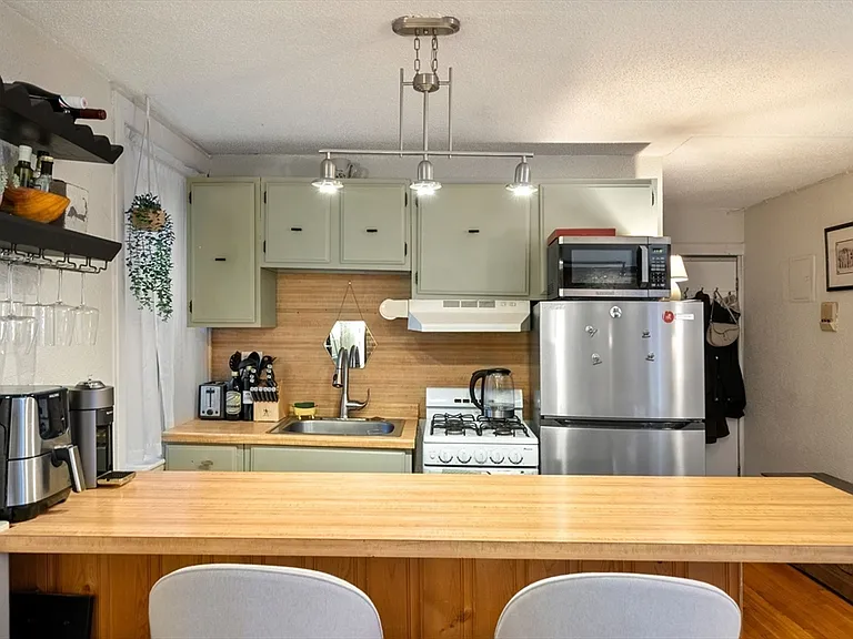 10 Henchman St #2R — Photo 5