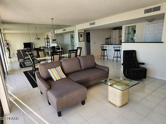 5th image of 2828 N Atlantic Ave #1404