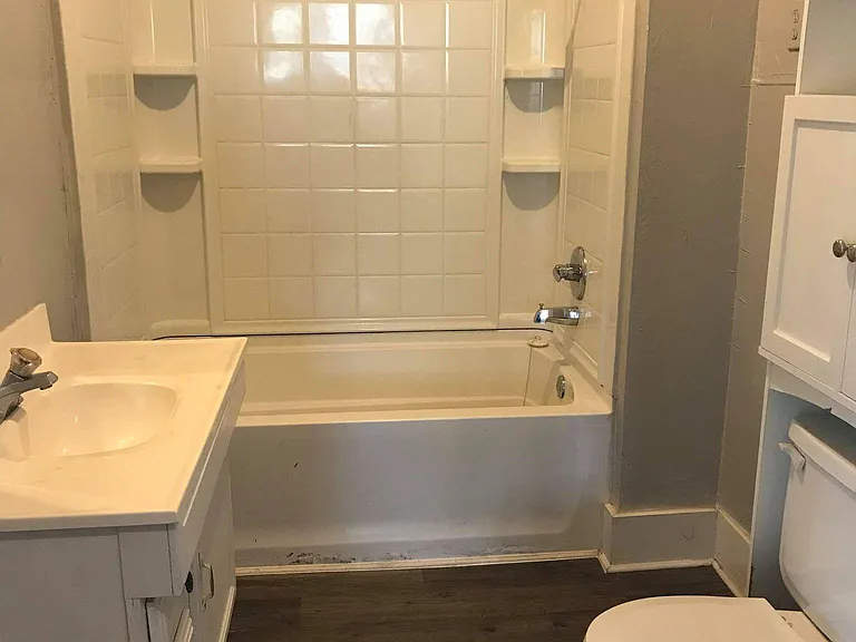 2123 Hayes St — Photo 12