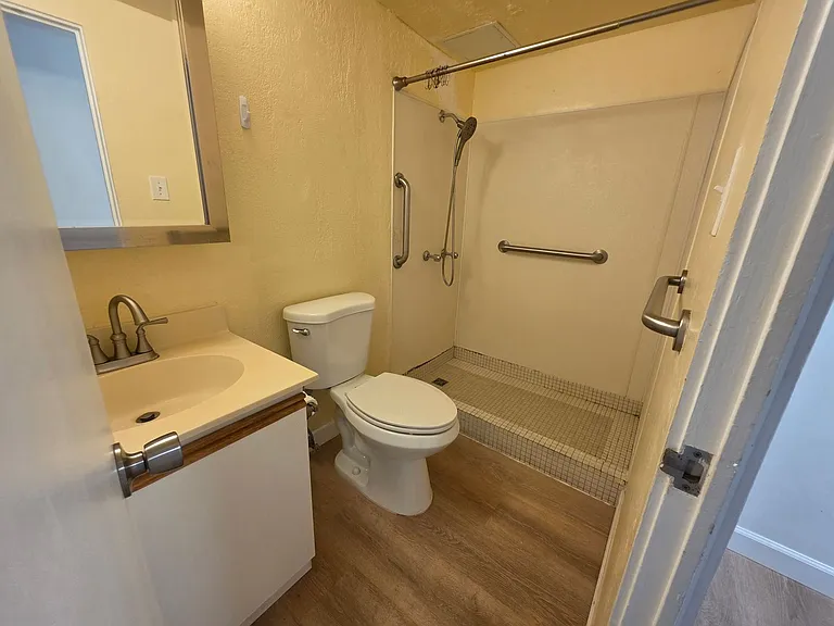 2120 Fern St #102 — Photo 6