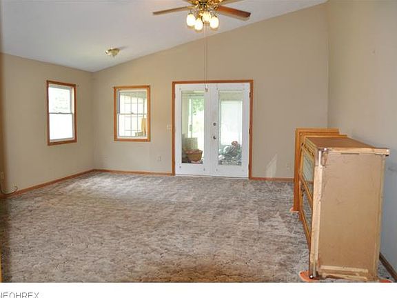 4th image of 2469 Overland Ave NE