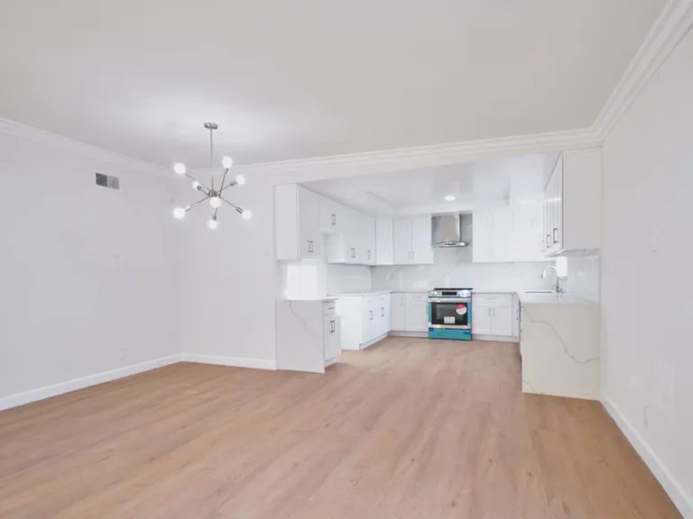 Unit 32 - 3 Bedroom, 2 Bathroom, 1800 sqft