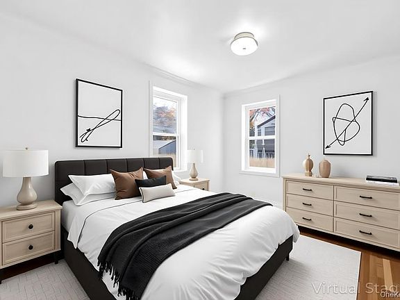 4th image of 1151 Connetquot Avenue