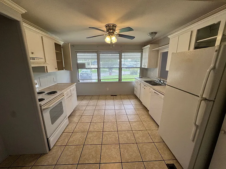 534 Oak Rdg E — Photo 5