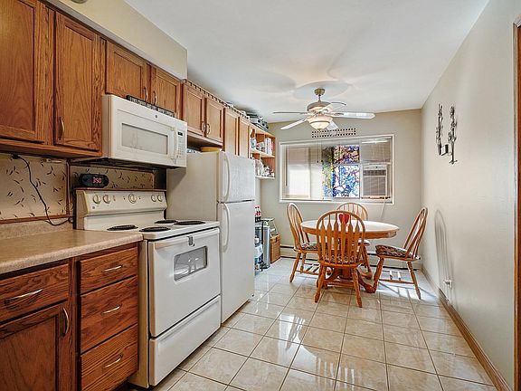 3rd image of 4215 W 95th St APT 2A