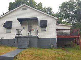 212 Valley Pl, De Soto, MO 63020
