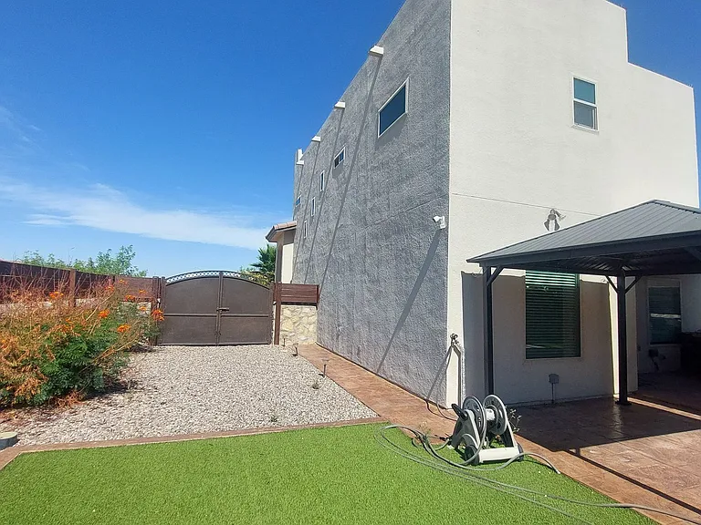 800 Caterick St — Photo 20