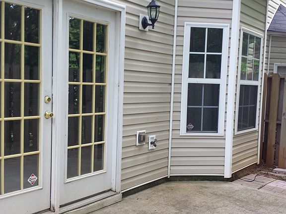 3rd image of 4748 Crawford Oaks Dr