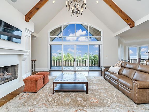 2nd image of 15 Promenade Dr