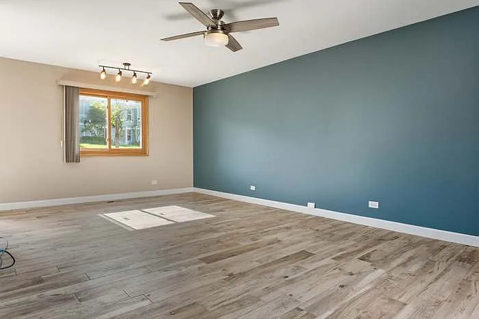 3 bed, 1100 sqft, $3,100 — Photo 3