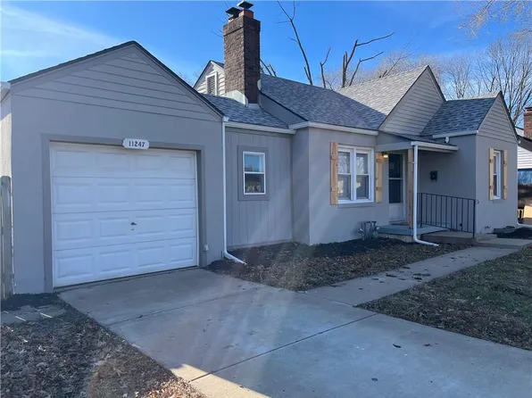 11247 Highridge Dr, Independence, MO 64052