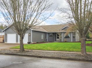 1352 E Burnett St, Stayton, OR