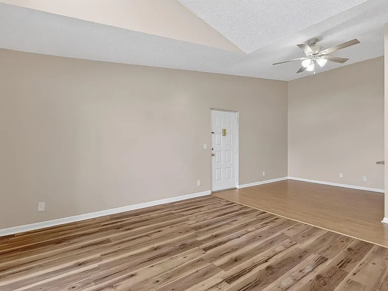 624 Sea Pine Way #B3 — Photo 12
