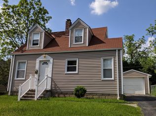 19705 Gardenview Dr, Maple Heights, OH 44137