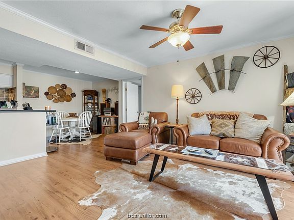 4th image of 904 University Dr #102