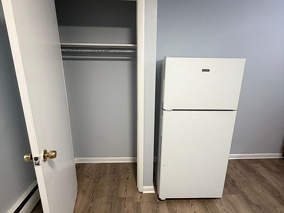 4th image of 5237 Oxford Ave #10