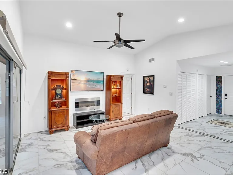 6511 Royal Woods Dr — Photo 14