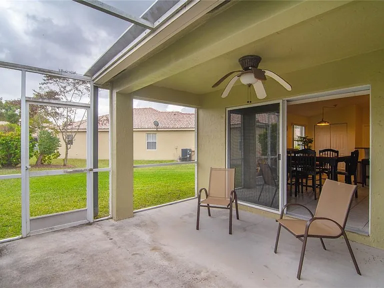 4297 Pine Ridge Ct — Photo 16