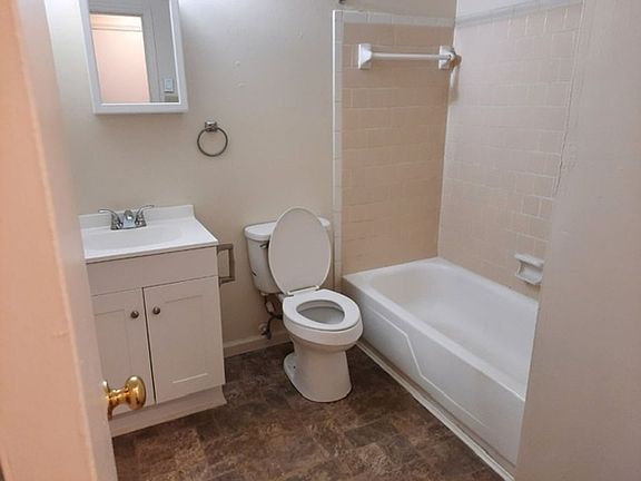 4th image of 335 Audubon Dr #1B
