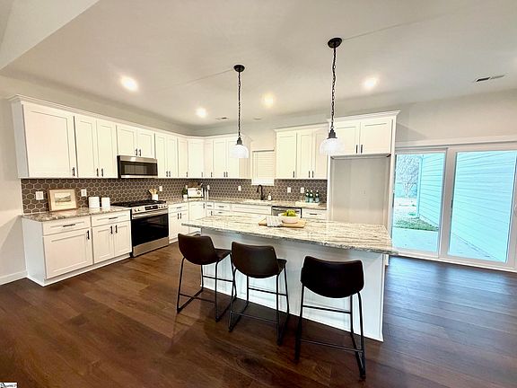 4th image of 1205 S Main St