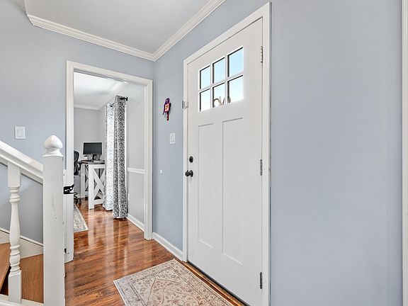 2nd image of 608 King Ridge Cv