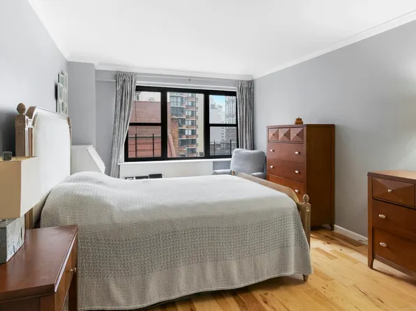 340 East 74th Street image 11 of 12