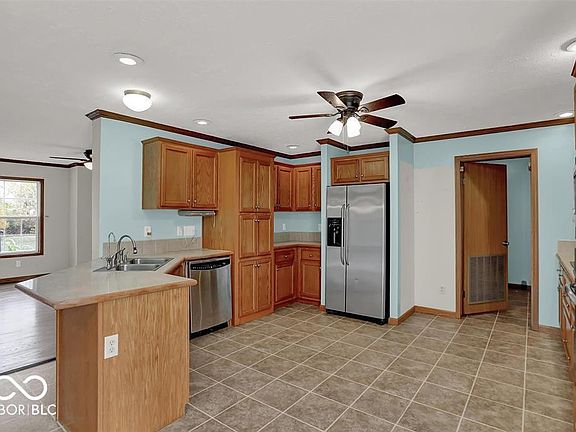 5th image of 5495 E Greensburg Rd